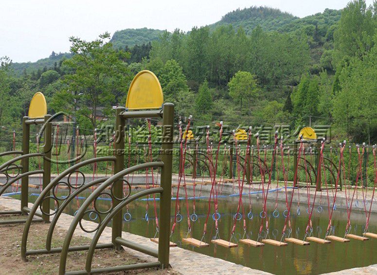 水（shuǐ）上拓展（zhǎn）項目_體能樂園