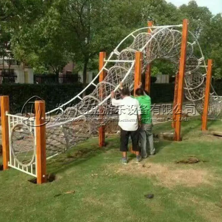 死（sǐ）裏逃生_體能樂園